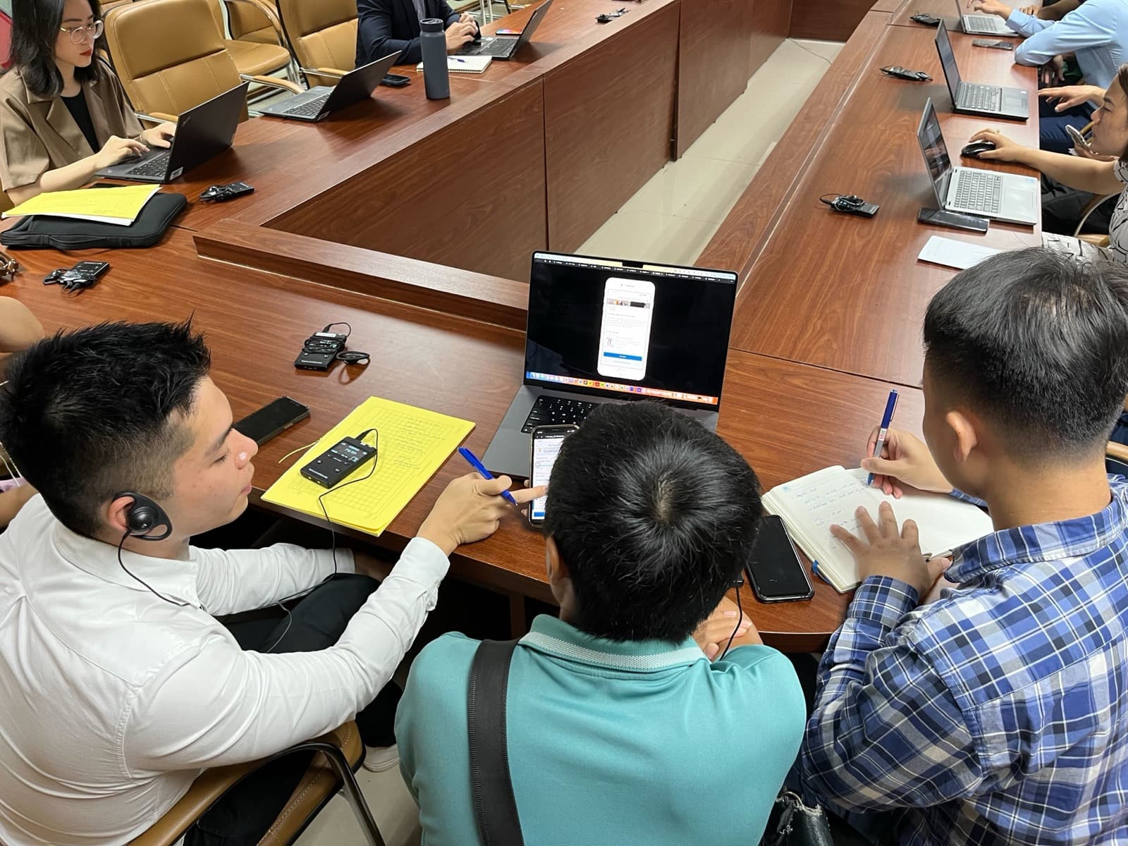 Usability testing session with retail customers